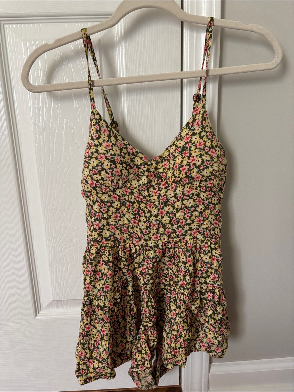 Derek Heart Ladies Romper Floral size S build in bra adjustable straps tie back